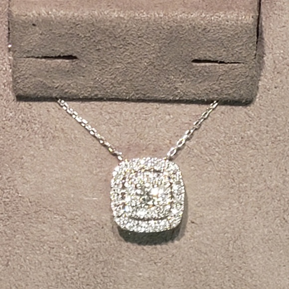 Neil Lane Diamond Pendant with 14kt Chain - Picture 1 of 4